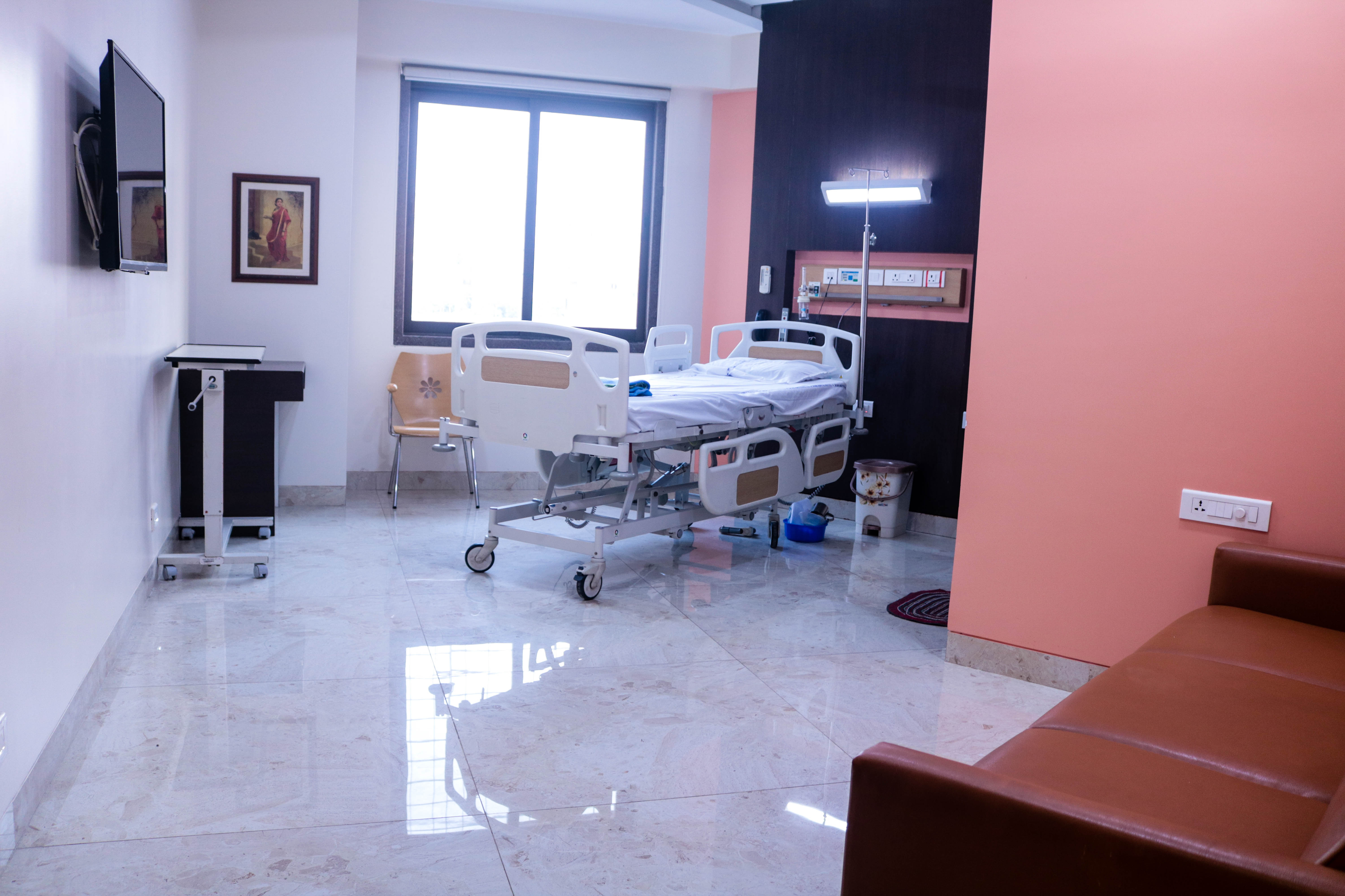 Facilities and Infrastructure at Dr. Debashish Das's Hospital in Chembur East, Mumbai